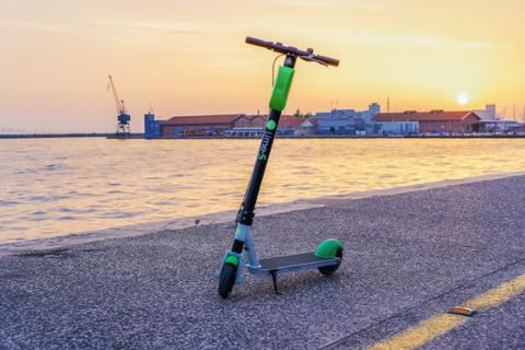 ???list.imageAltText??? Weekend Roundup: Lyft, Lime Layoffs; Oculus Sales Spiked